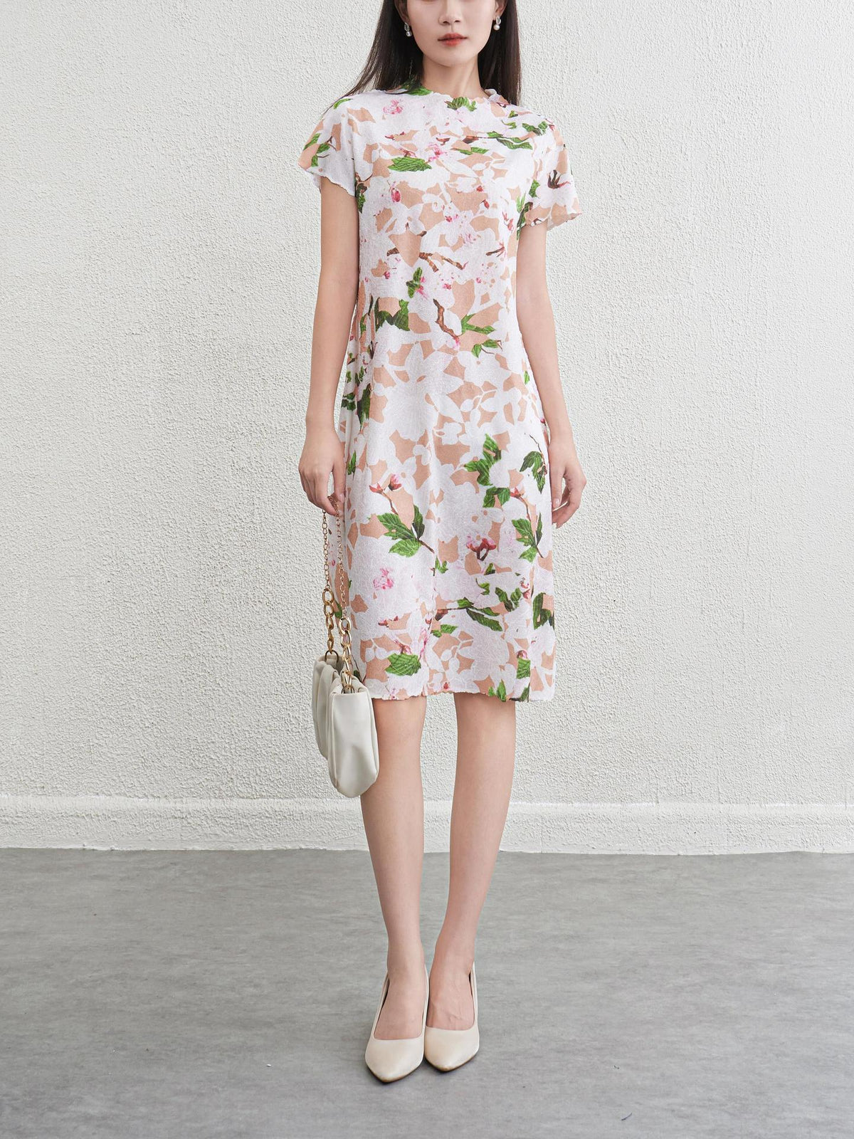 Women's Floral Pleated Midi Dress | Short Sleeve, Round Neck - Pink